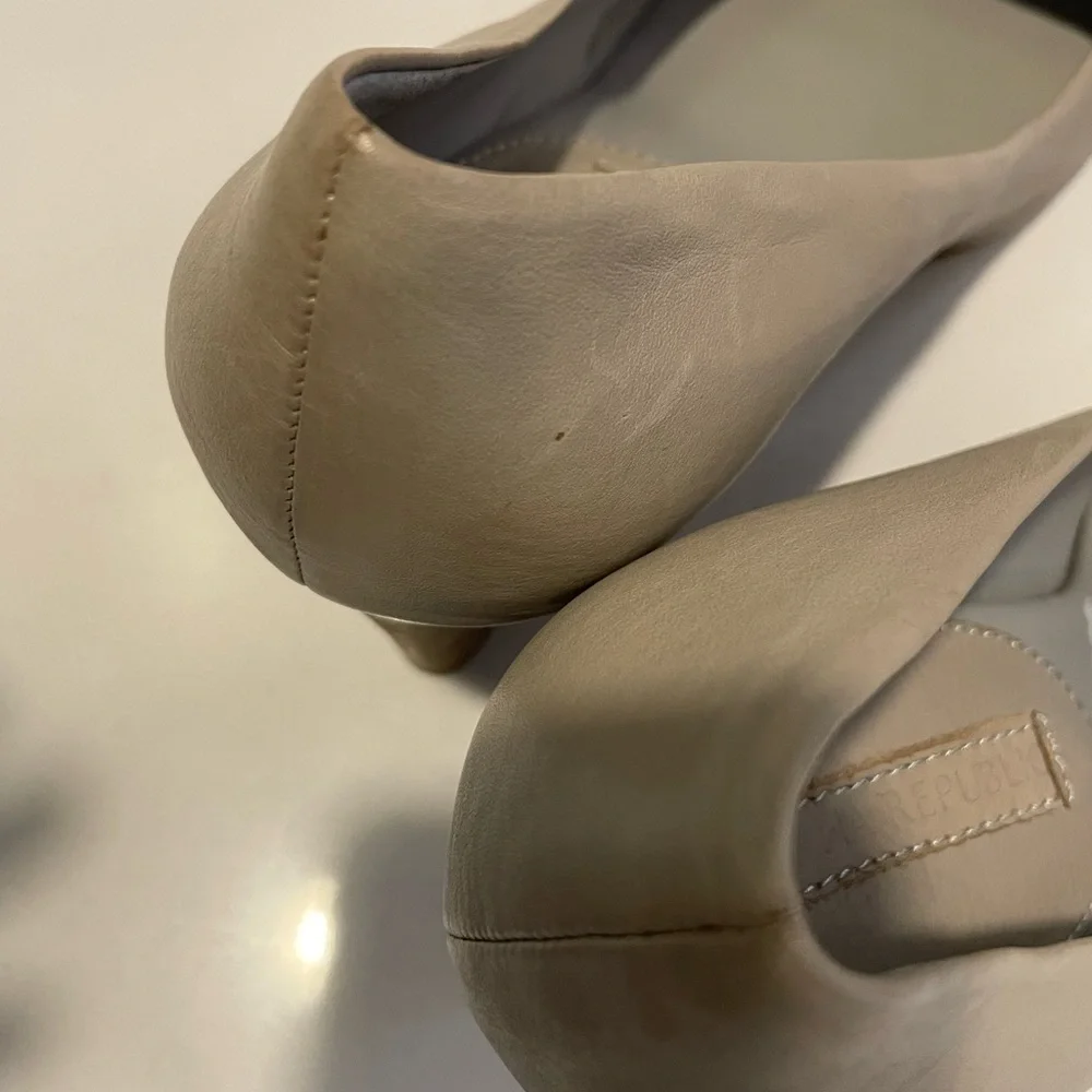 Banana Republic Taupe Leather Peep-Toe Wedges